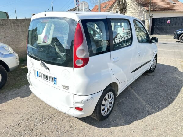 TOYOTA YARIS VERSO essence – Image 4