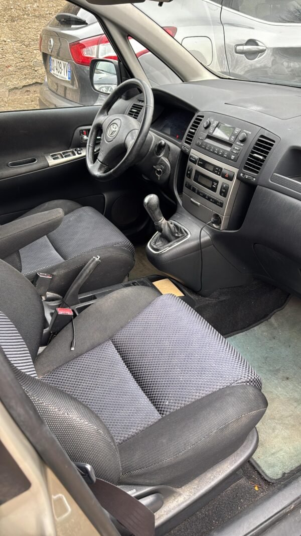 TOYOTA  COROLLA VERSO DIESEL – Image 4