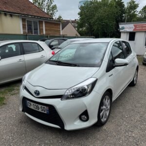 TOYOTA  YARIS HYBRIDE ESSENCE