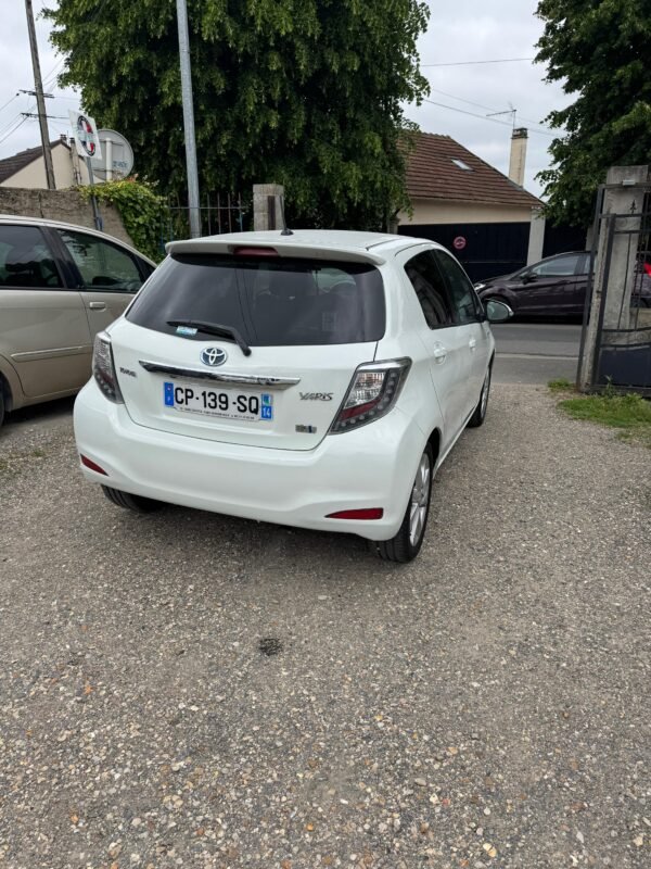 TOYOTA  YARIS HYBRIDE ESSENCE – Image 4