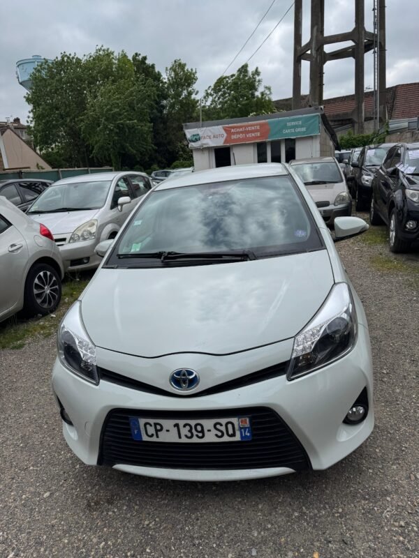 TOYOTA  YARIS HYBRIDE ESSENCE – Image 9