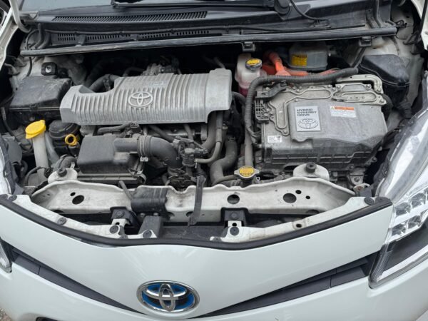 TOYOTA  YARIS HYBRIDE ESSENCE – Image 10