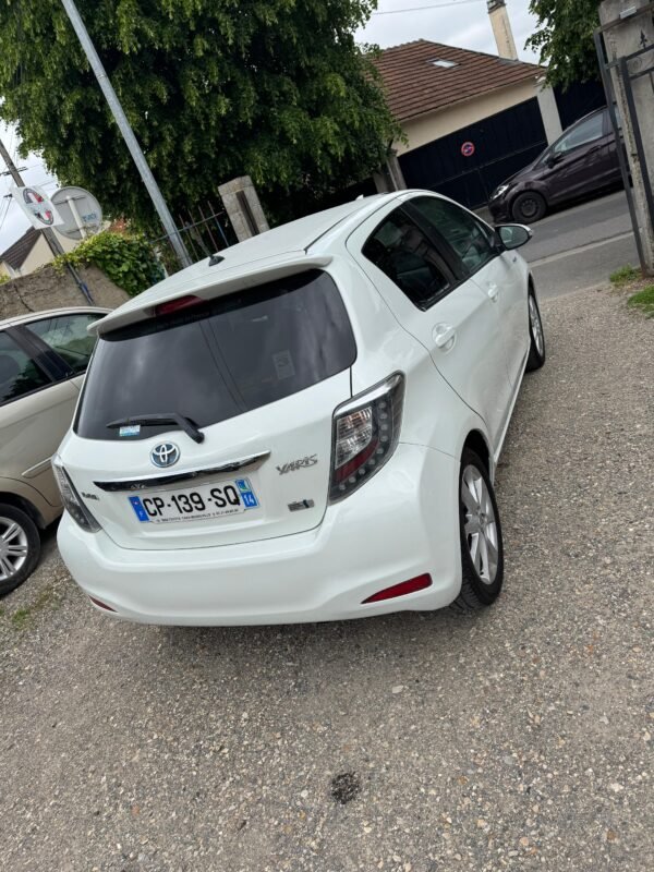 TOYOTA  YARIS HYBRIDE ESSENCE – Image 2