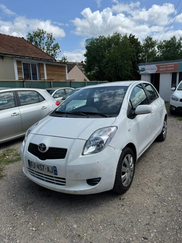 TOYOTA YARIS ESSENCE vvt-i LUNA – Image 3