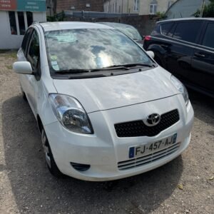 TOYOTA YARIS ESSENCE vvt-i LUNA