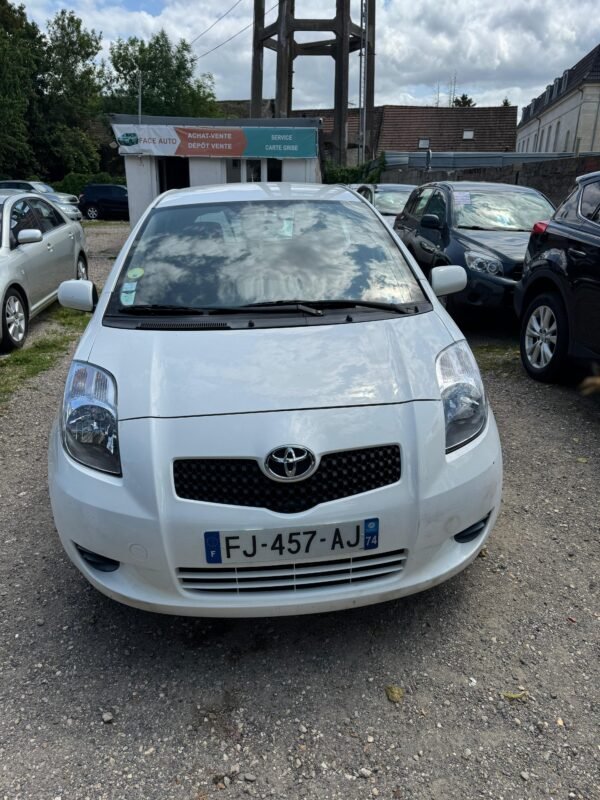 TOYOTA YARIS ESSENCE vvt-i LUNA – Image 6
