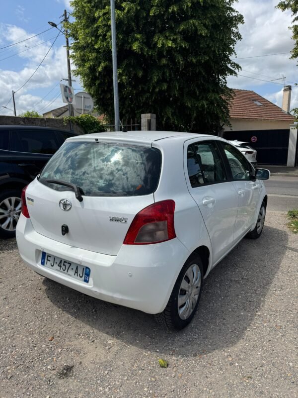 TOYOTA YARIS ESSENCE vvt-i LUNA – Image 7