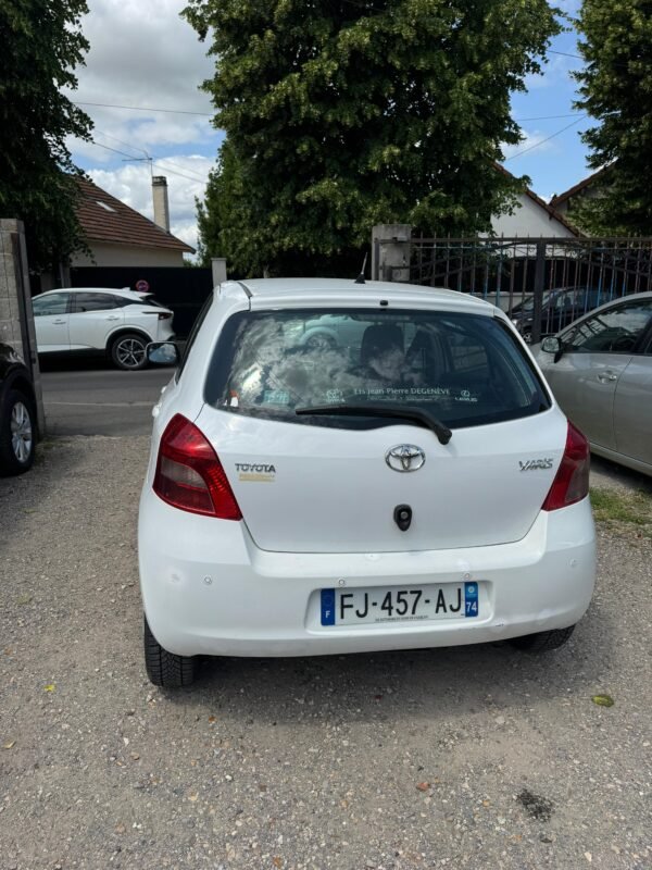 TOYOTA YARIS ESSENCE vvt-i LUNA – Image 10