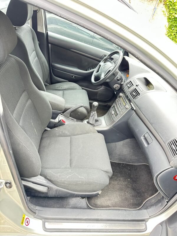 TOYOTA AVENSIS 1.8 sol Linea Terra – Image 3