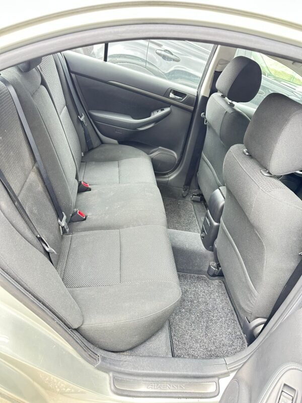 TOYOTA AVENSIS 1.8 sol Linea Terra – Image 4