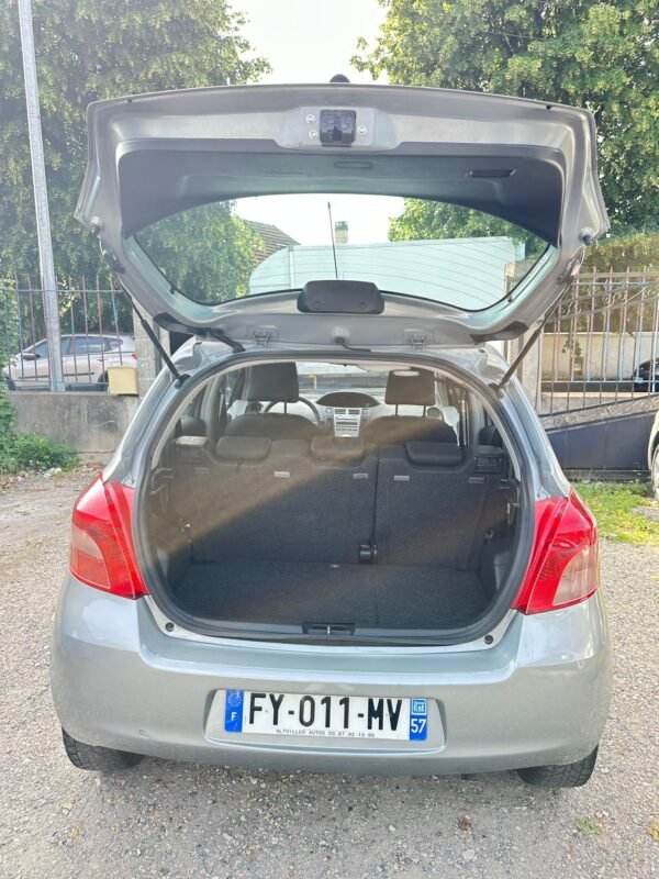 TOYOTA YARIS ESSENCE vvt-i LUNA – Image 4