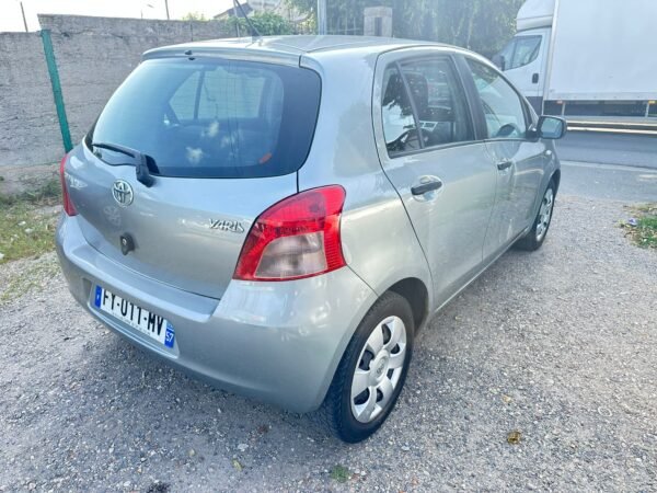 TOYOTA YARIS ESSENCE vvt-i LUNA – Image 7