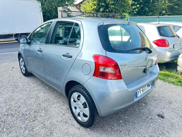 TOYOTA YARIS ESSENCE vvt-i LUNA – Image 8