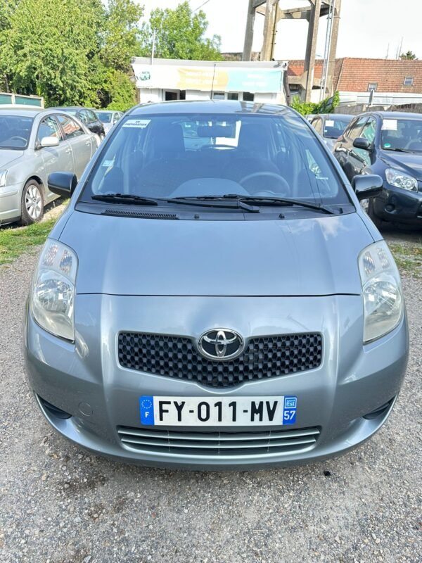 TOYOTA YARIS ESSENCE vvt-i LUNA – Image 3